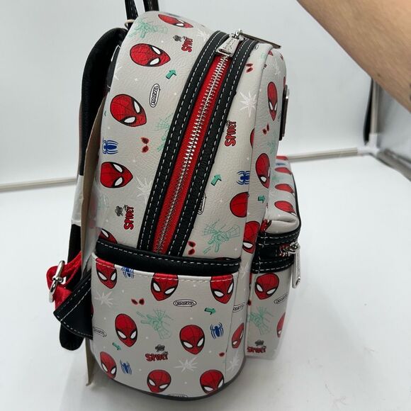 Marvel Spider-Man Gray and Red Backpack - Picture 3 of 8